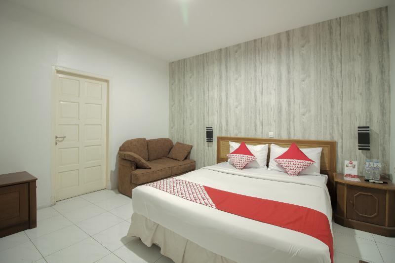 Arwiga Hotel Bandung Exterior photo