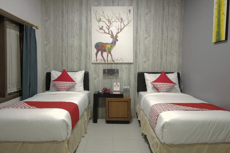 Arwiga Hotel Bandung Exterior photo
